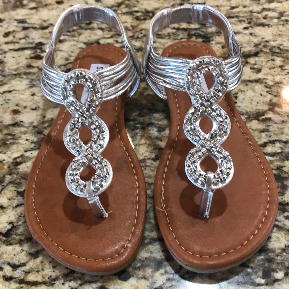 NWOT Steve Madden Sandals